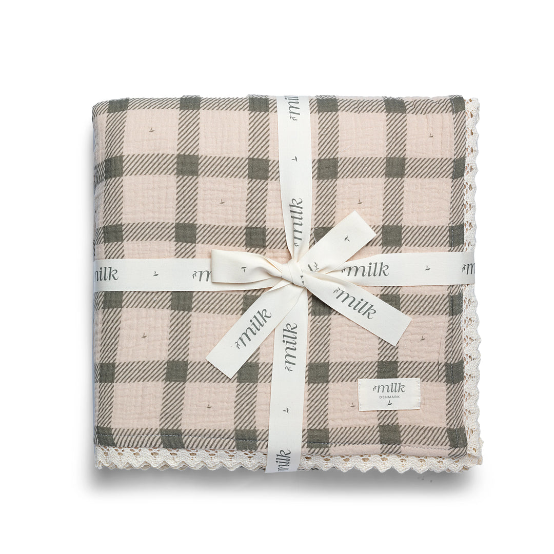 LACE EDGE BLANKETS-GRID