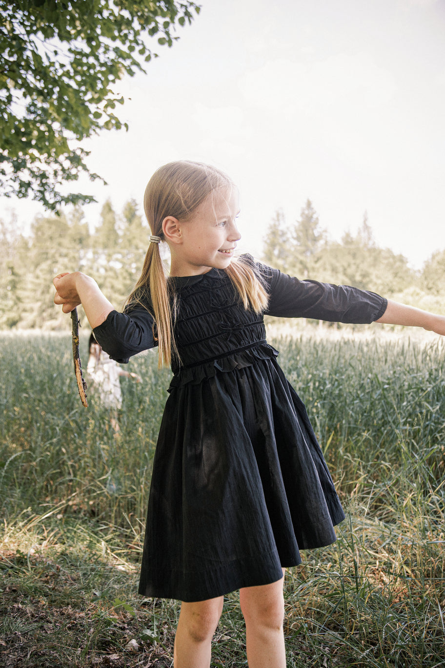 NDR614 SMOCKED DRESS - BLACK