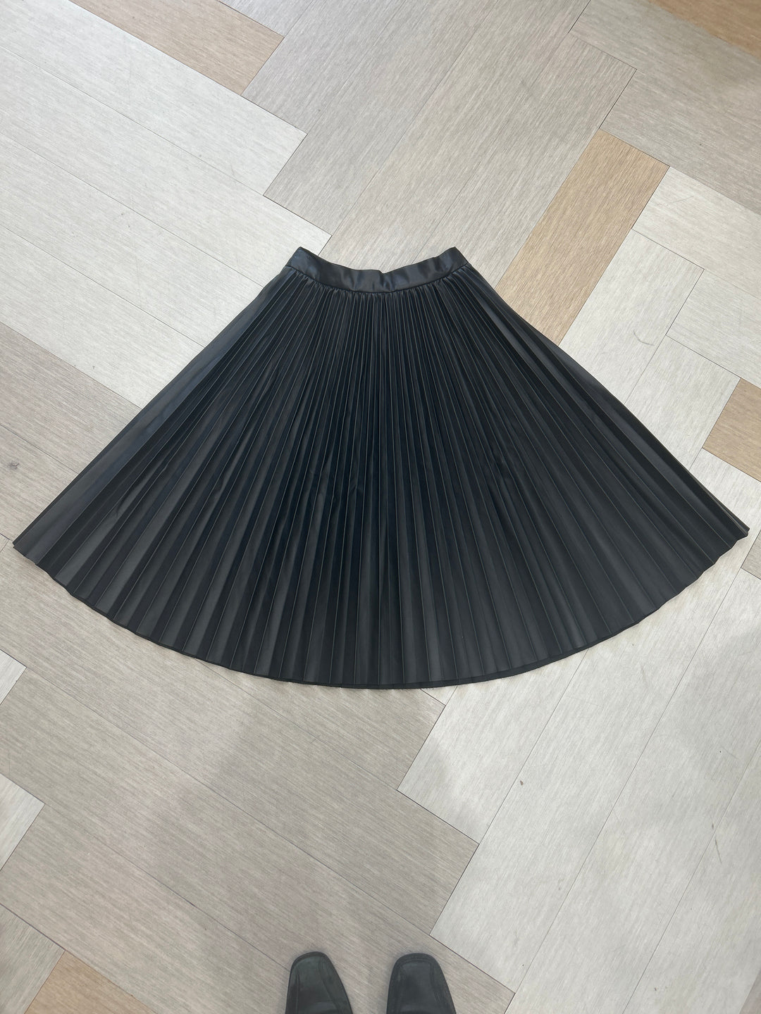 21-212A-Leather Skirt-Black