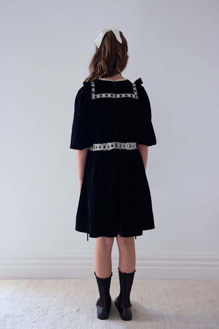 1485B Elbow Slv Ribbon Lace Trim Velvet Waisted Dress - Black/ Cream Lace