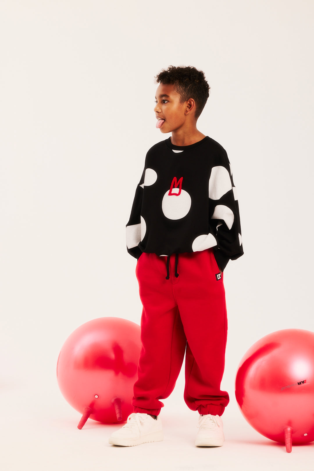 PREORDER FINAL SALE-B&W DOTS SWEATSHIRT (with m)
