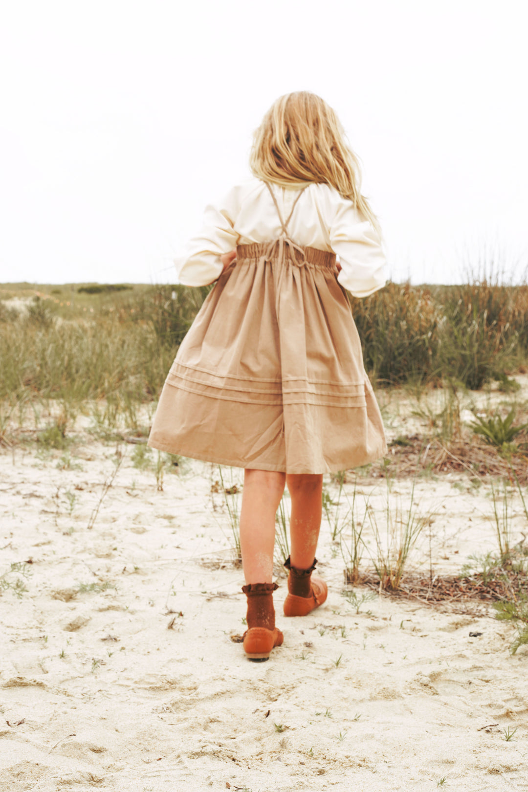 2510CA-GIRL DRESS W SMOCKING-CAMEL