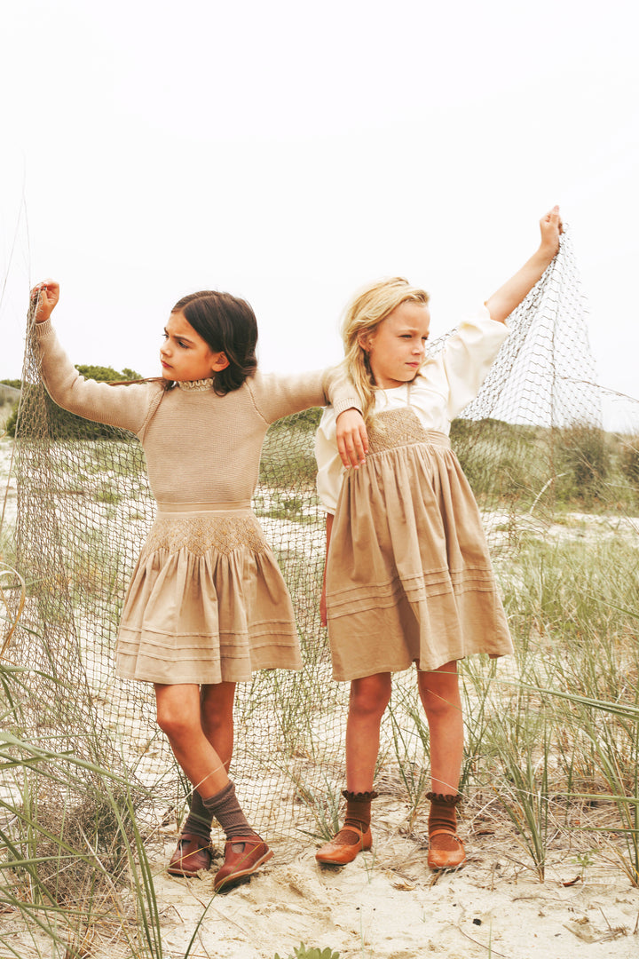 2510CA-GIRL DRESS W SMOCKING-CAMEL