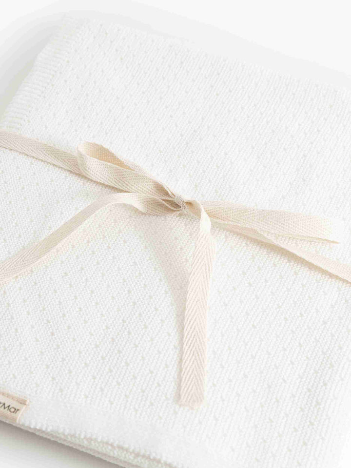 264-895-01 TAKI/PIRA/ALY/ALIA 2PC SET+HAT/BLANKET - Gentle White