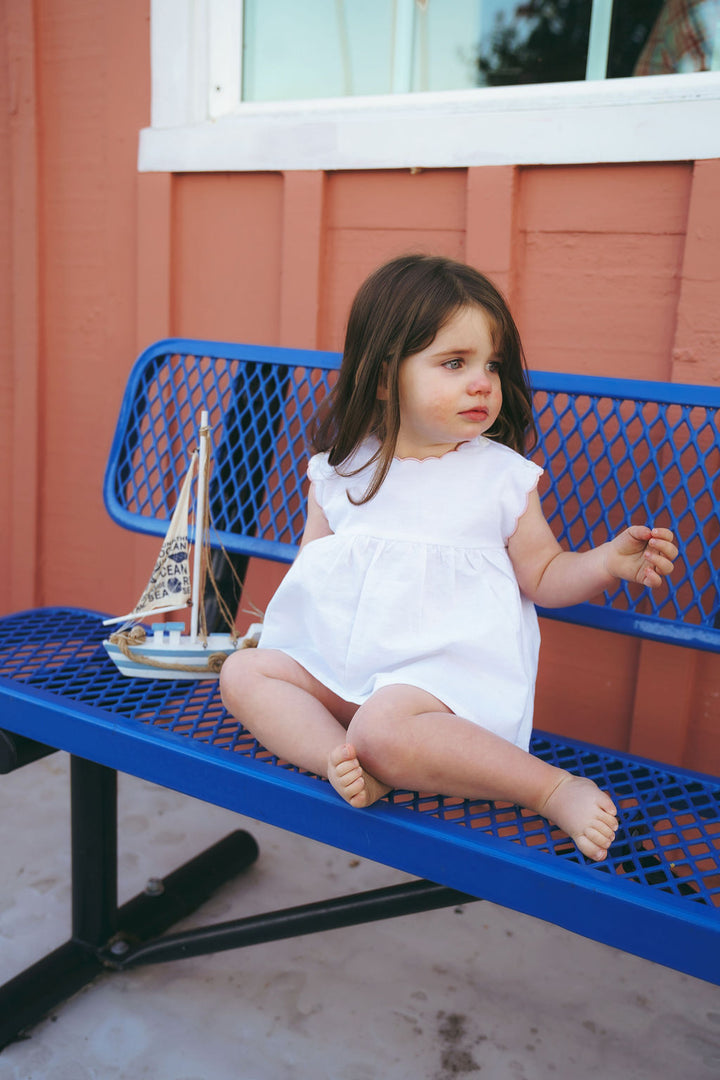 2645-BABY LINEN SET WITH SCALLOPS-WHITE/DUSTY PINK