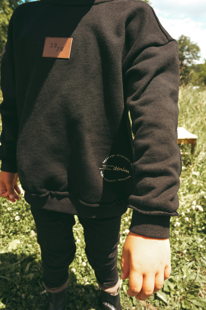 A2703BK BOY STAMP SWEATSHIRT-Black