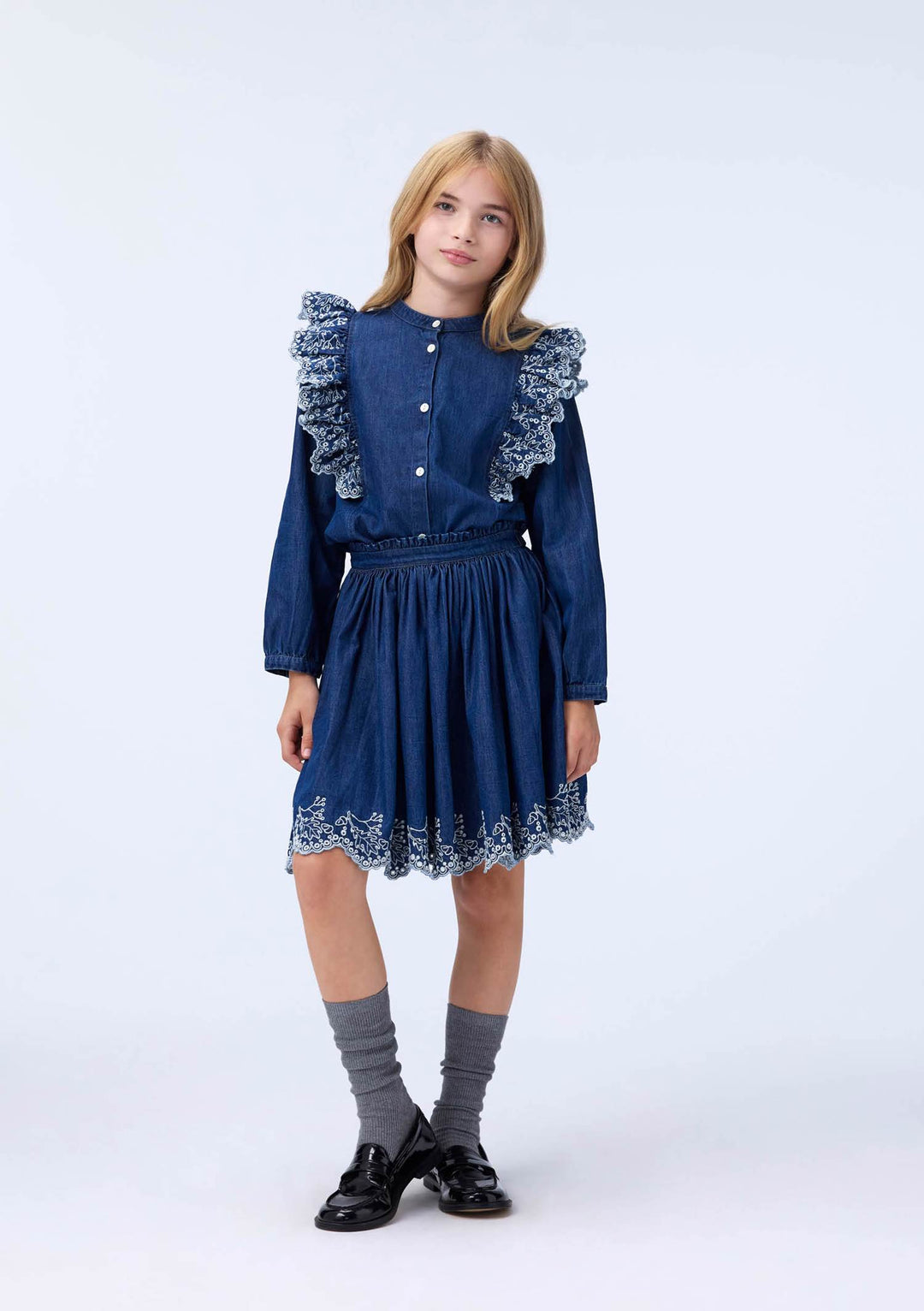 Raphaella-Oak Embroidery