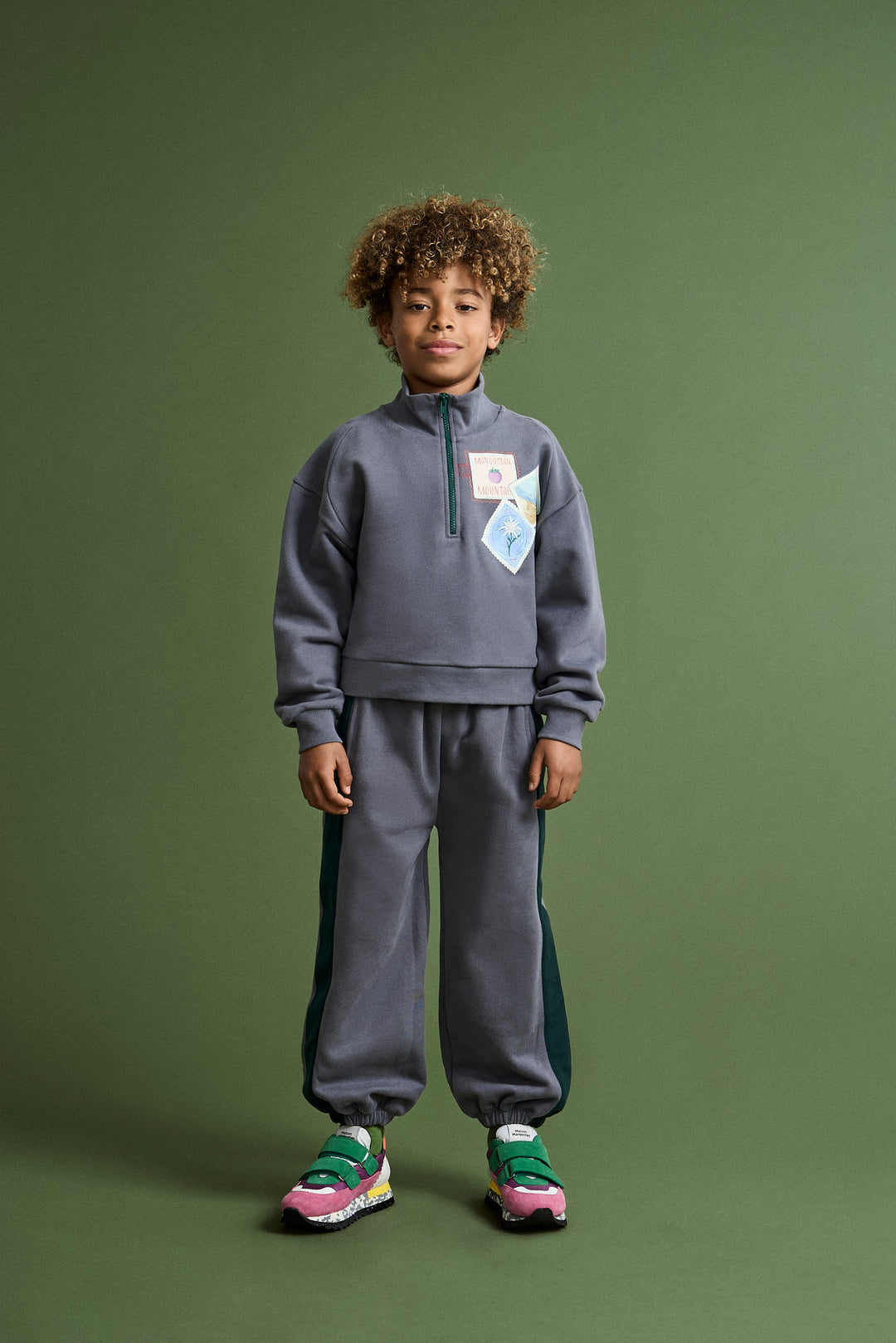 26200305 POSTCARD ZIPPER SWEATSHIRT GREY