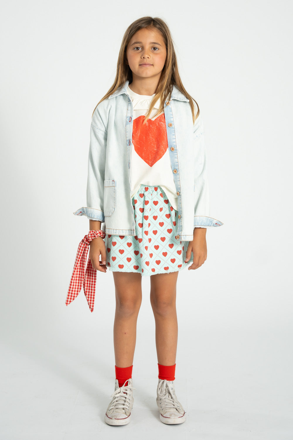 SS26.USAMN2617B-KNEE-LENGTH SKIRT - LIGHT BLUE W/ RED HEARTS