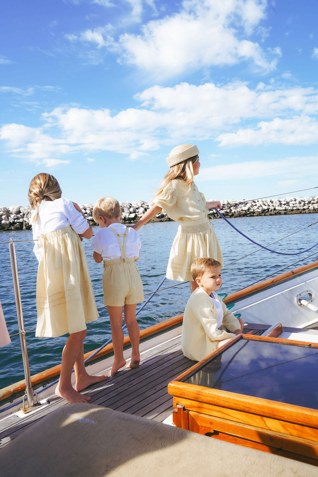 2616-BOY BERMUDAS WITH BUTTONS-YELLOW