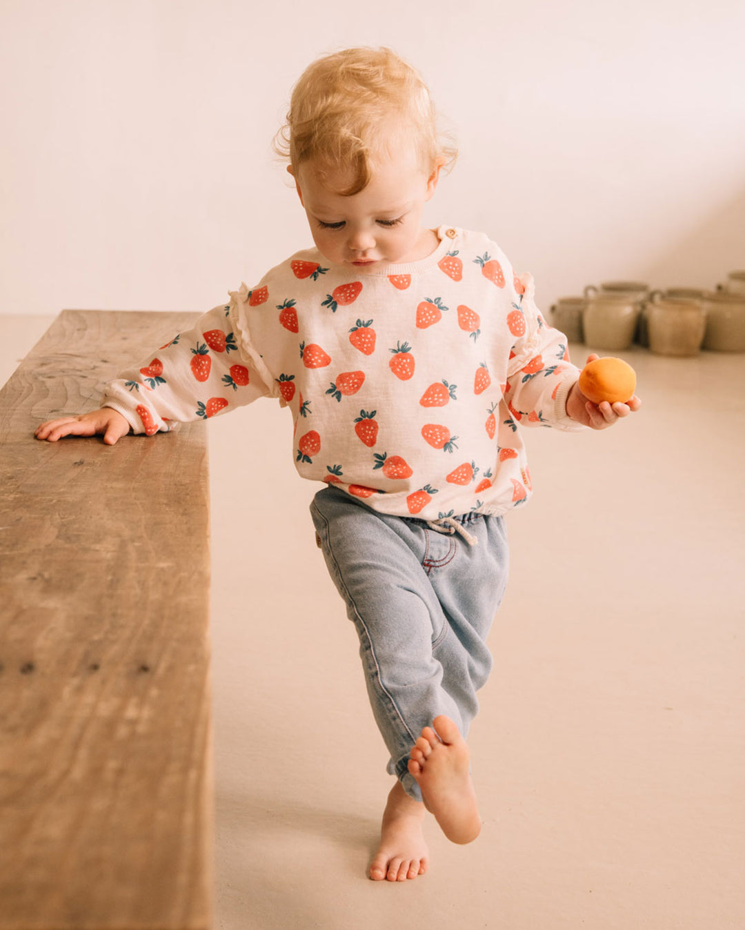 5651 STRAWBERRY SWEATSHIRT-CREAM PINK