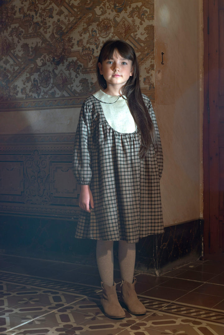 MOD.47.3 GREEN PLAID DRESS WITH BABY COLLAR AND YOKE VELVET YUOKE AND COLLAR