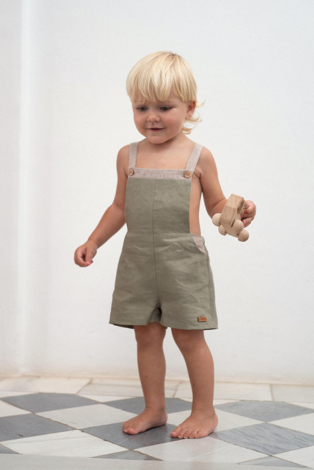 Mod 9.2 Green linen contrasting dungarees