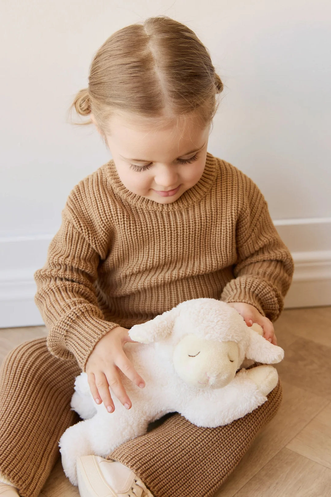 S102011841 Snuggle Bunnies - Lambie