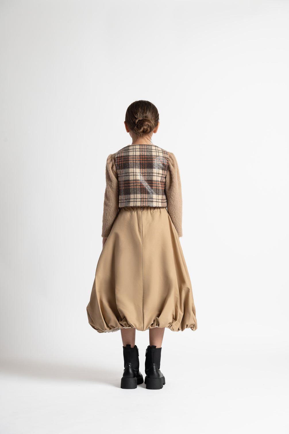 25WAGGIL00051-IRIS SEQUINS TARTAN VEST-BROWN