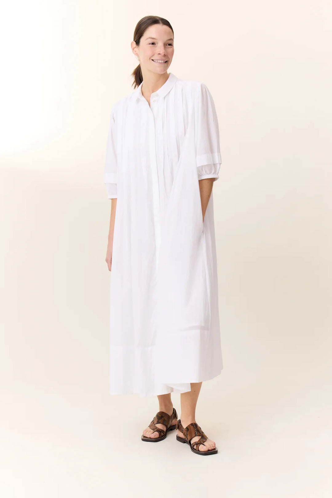 Roca TC160 Pleat-White Short sleeve long dress