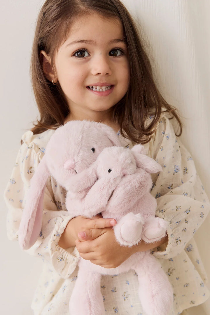 S100410164 Snuggle Bunnies - Frankie the Hugging Bunny - Blossom