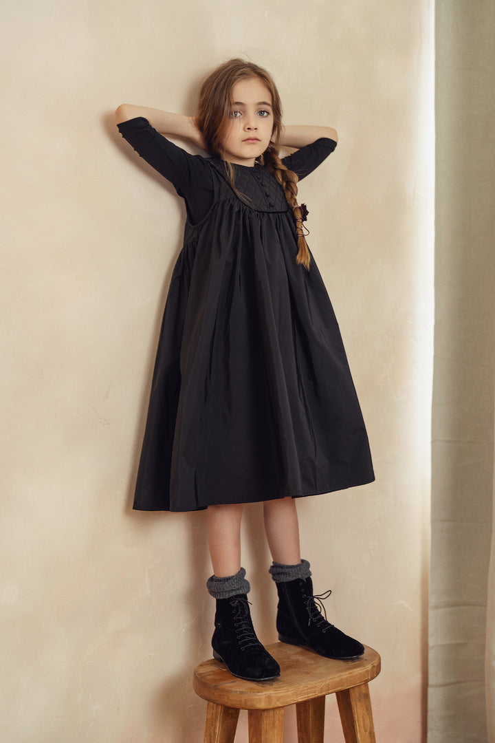P6204-QUILTED YOKE FLARED DRESS-BLACK
