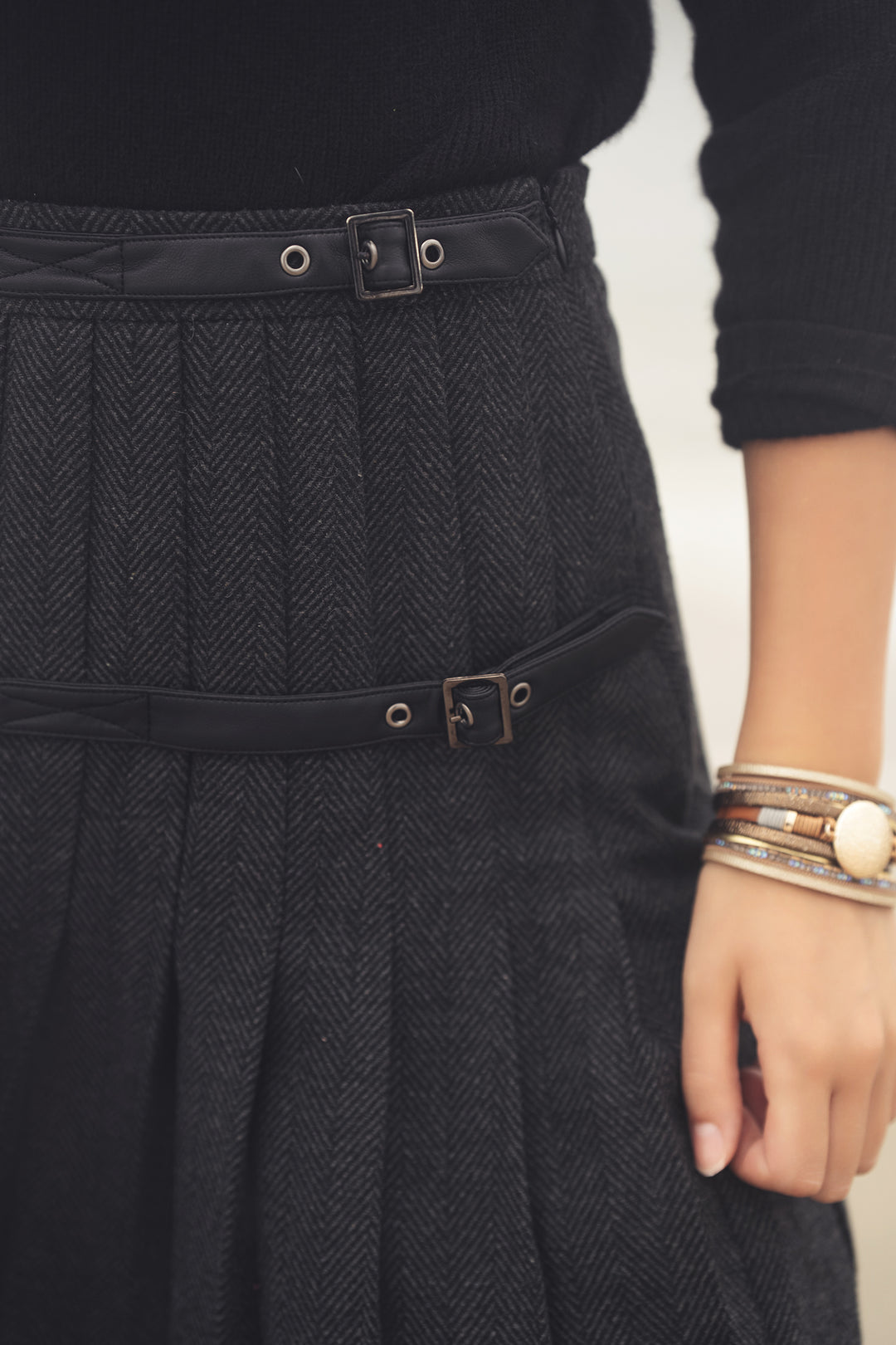 G716-PLEATED SKIRT-BLACK/GREY